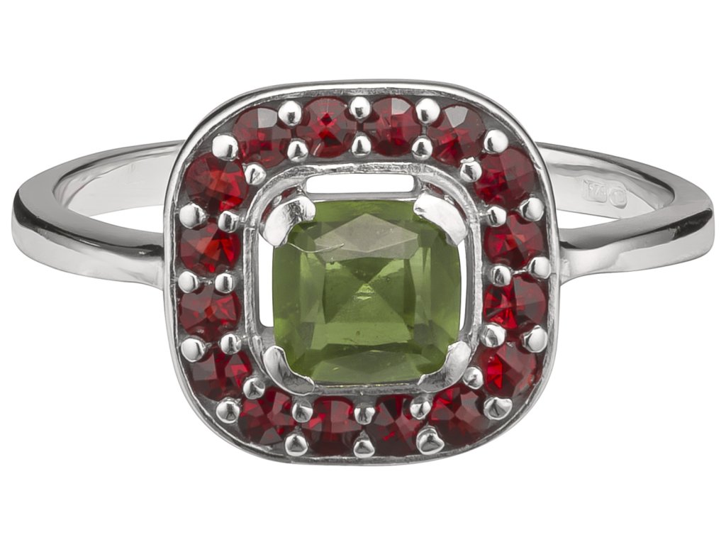 Stříbrný zásnubní prsten s vltavínem a českými granáty – obdélník